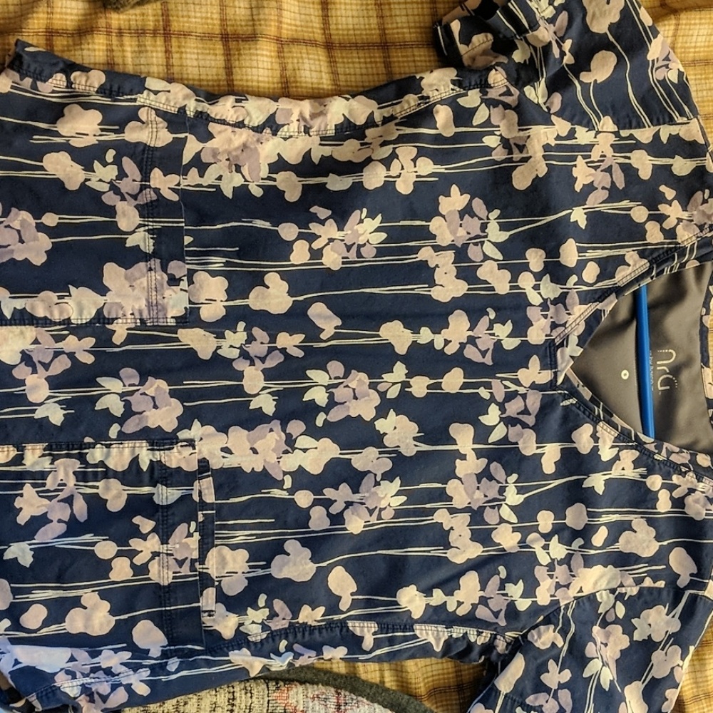 Scrub top